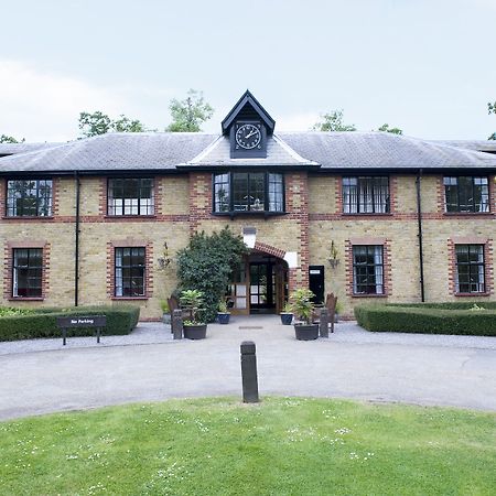 Готель Gilwell Park Чінґфорд Екстер'єр фото