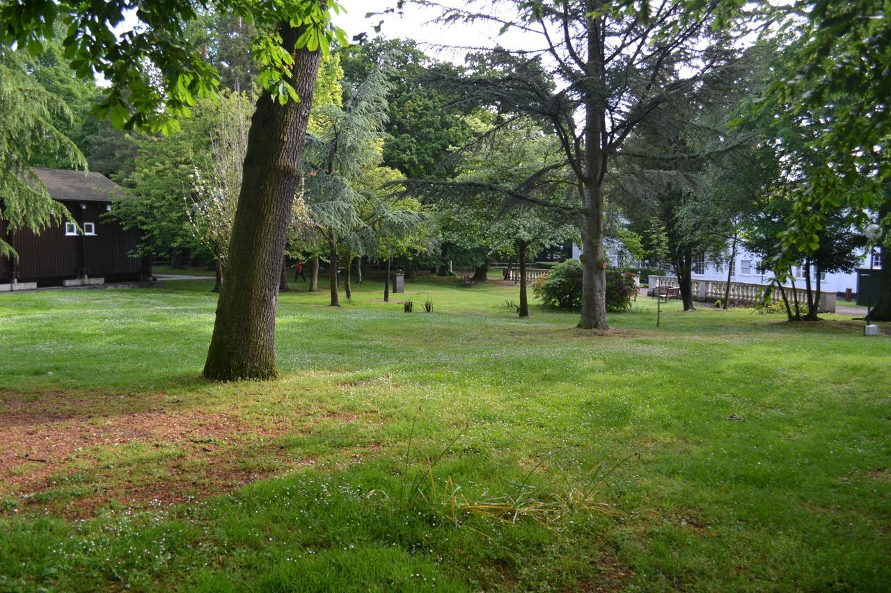 Готель Gilwell Park Чінґфорд Екстер'єр фото